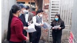 Vĩnh Phúc: Phát 10.000 tờ gấp tuyên truyền về PCD COVID-19 tới địa phương