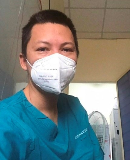 Bác sĩ Bùi Văn Khang trong những ngày làm việc tại Bệnh viên đa khoa Thủ Đức