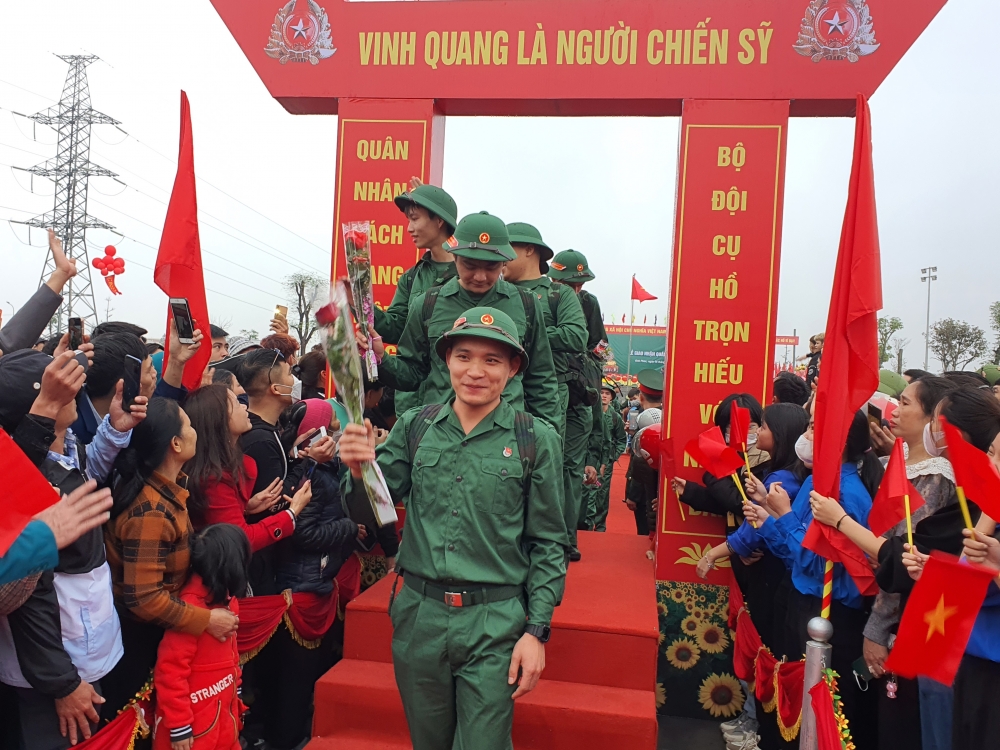 Tân binh Vĩnh Phúc lên đường làm nghĩa vụ với Tổ quốc