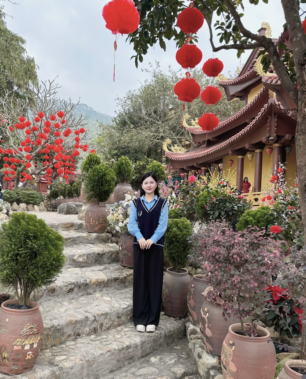 Chị Lê Thị Hiền, Phú Xuân, Bình Xuyên đi chùa Thanh Lanh cầu năm mới Bình An, tìm được chồng như ý