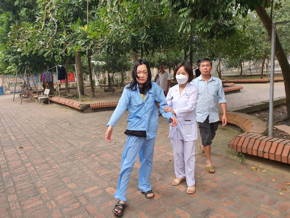 Hết lòng chăm sóc cho bệnh nhân như người nhà