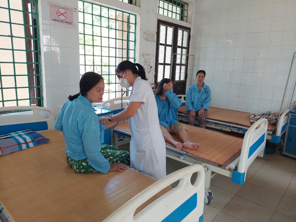 Khám cho người bệnh tâm thần tại Bệnh viện Tâm thần tỉnh Vĩnh Phúc