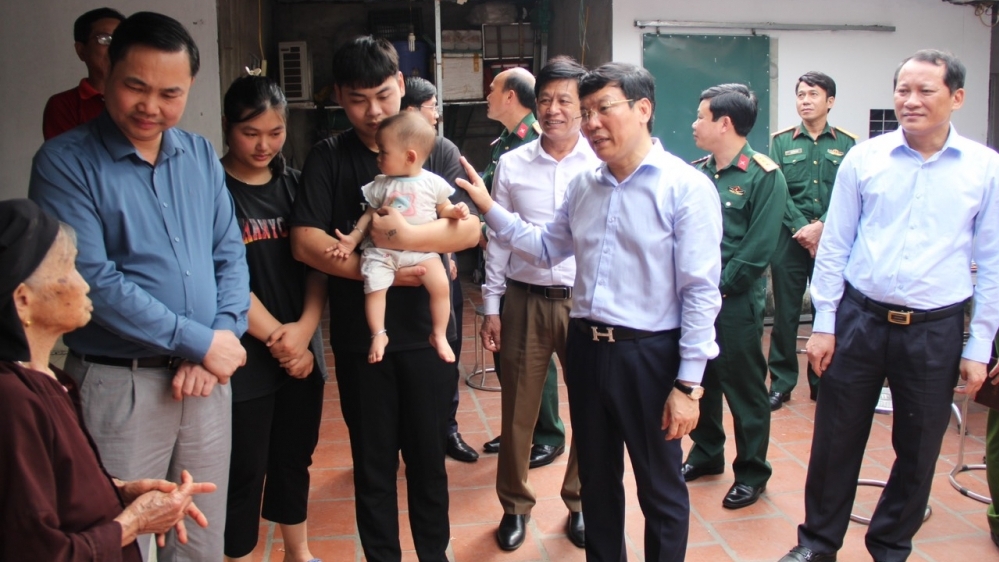 Chủ tịch tỉnh Vĩnh Phúc kiểm tra công tác tuyển quân tại huyện Bình Xuyên