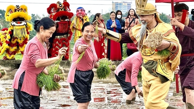 Phú Thọ: Tái hiện sống động nghi lễ Vua Hùng dạy dân cấy lúa