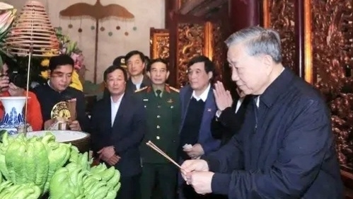 Tổng Bí thư Tô Lâm dâng hương tưởng niệm các Vua Hùng
