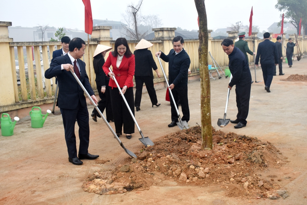 Huyện Tam Dương phát động Tết trồng cây