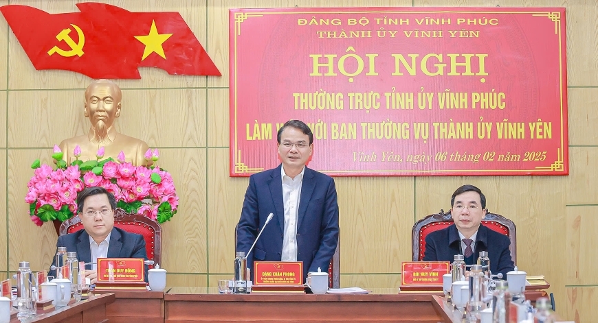 Bí thư Tỉnh ủy Đặng Xuân Phong phát biểu kết luận hội nghị Bí thư Tỉnh ủy Đặng Xuân Phong phát biểu kết luận hội nghị