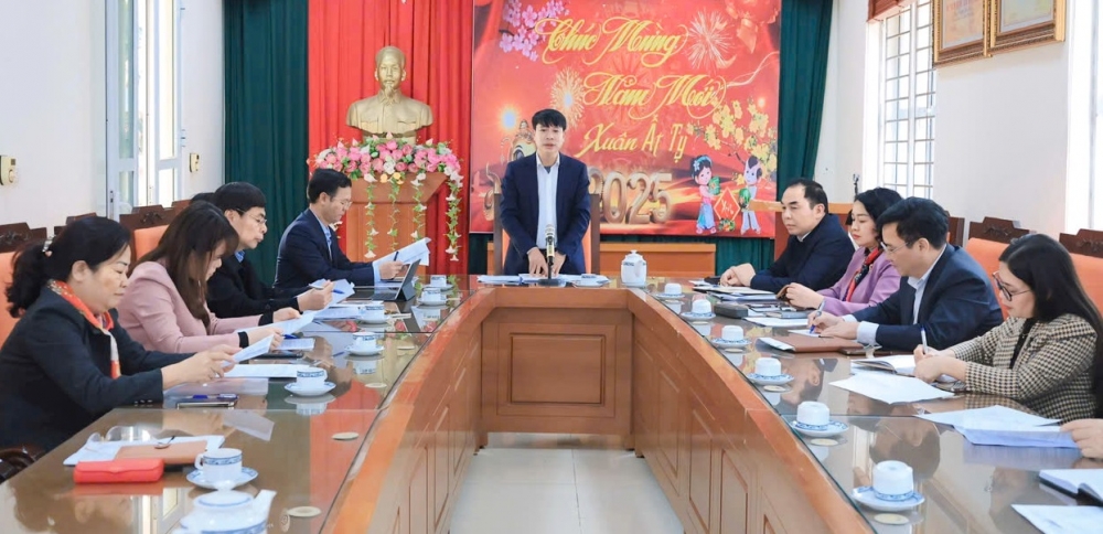 Phó Chủ tịch UBND tỉnh Nguyễn Khắc Hiếu phát biểu chỉ đạo tại hội nghị.