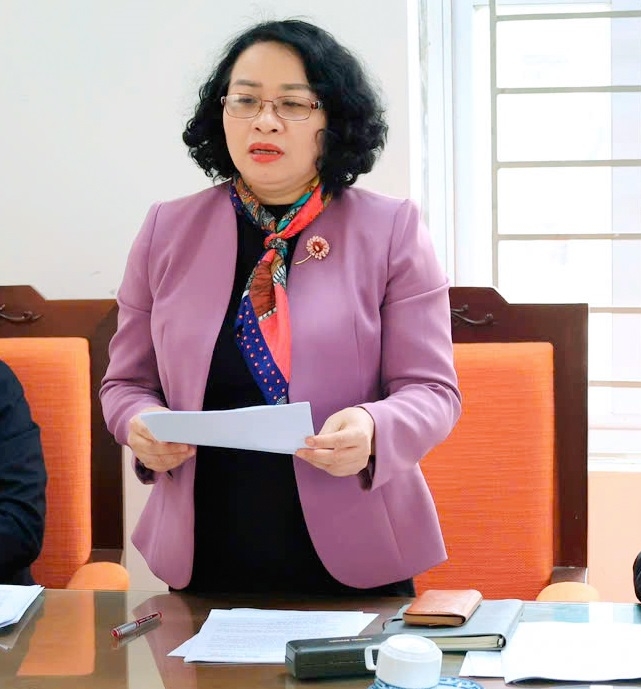 Đại diện lãnh đạo huyện Tam Đảo báo cáo công tác chuẩn bị lễ hội Tây Thiên. 