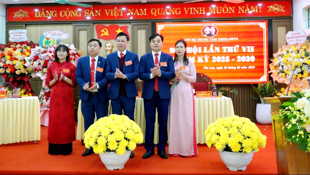 Ban Chi ủy Chi bộ Trung tâm GDNN-GDTX huyện nhiệm kỳ 2025-2030