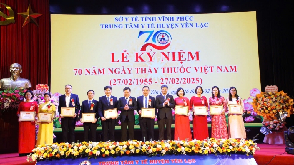 Cán bộ, nhân viên Trung tâm Y tế Yên Lạc thấm nhuần lời dạy của Chủ tịch Hồ Chí Minh