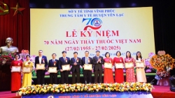 can bo nhan vien trung tam y te yen lac tham nhuan loi day cua chu tich ho chi minh