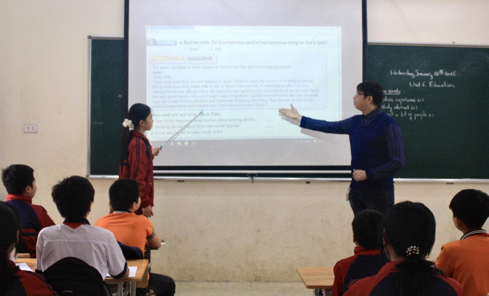 Giáo viên Trường THCS Đạo Tú, xã Tam Dương đẩy mạnh ứng dụng công nghệ thông tin nhằm đổi mới phương pháp giảng dạy, tăng cường sự chủ động, sáng tạo của mỗi học sinh. Giáo viên Trường THCS Đạo Tú, xã Tam Dương đẩy mạnh ứng dụng công nghệ thông tin nhằm đổi mới phương pháp giảng dạy, tăng cường sự chủ động, sáng tạo của mỗi học sinh.