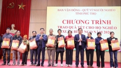 Phú Thọ: Trao quà Tết cho các hộ nghèo tại xã Thái Hòa