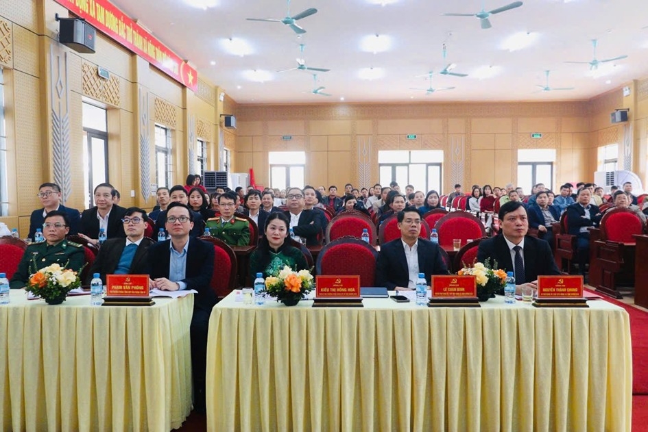 Lãnh đạo tham dự chương trình