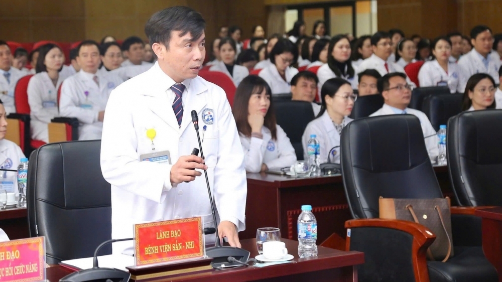 Cứu sống kịp thời bé sơ sinh một tháng tuổi suy hô hấp và nhiễm khuẩn nặng tại Phú Thọ