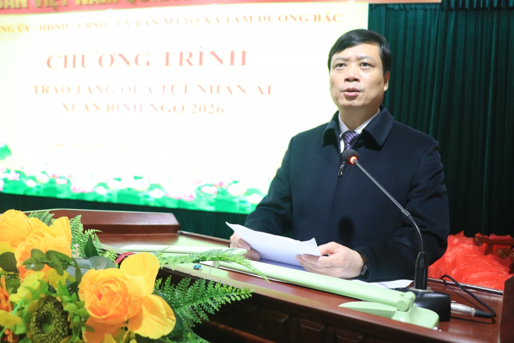 Phú Thọ: Trao tặng quà Tết cho hộ nghèo và trẻ em có hoàn cảnh khó khăn