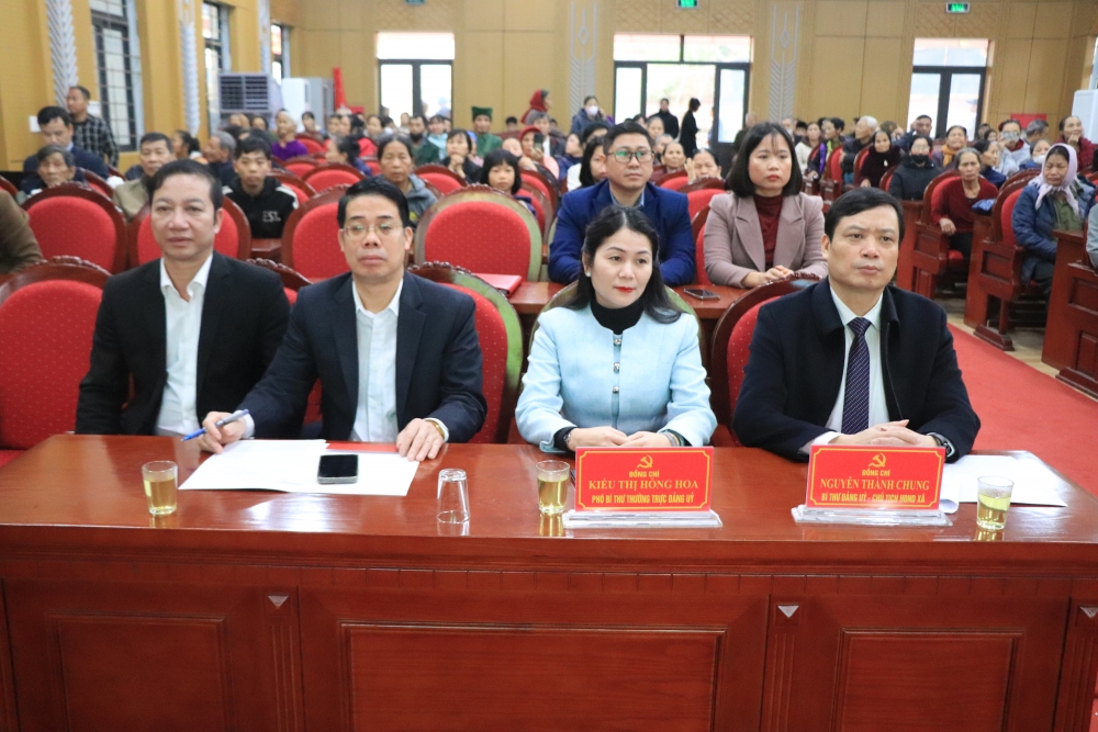 Phú Thọ: Trao tặng quà Tết cho hộ nghèo và trẻ em có hoàn cảnh khó khăn