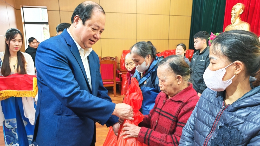 Phú Thọ: Mang Tết nhân ái đến người nghèo tại xã Tam Dương Bắc