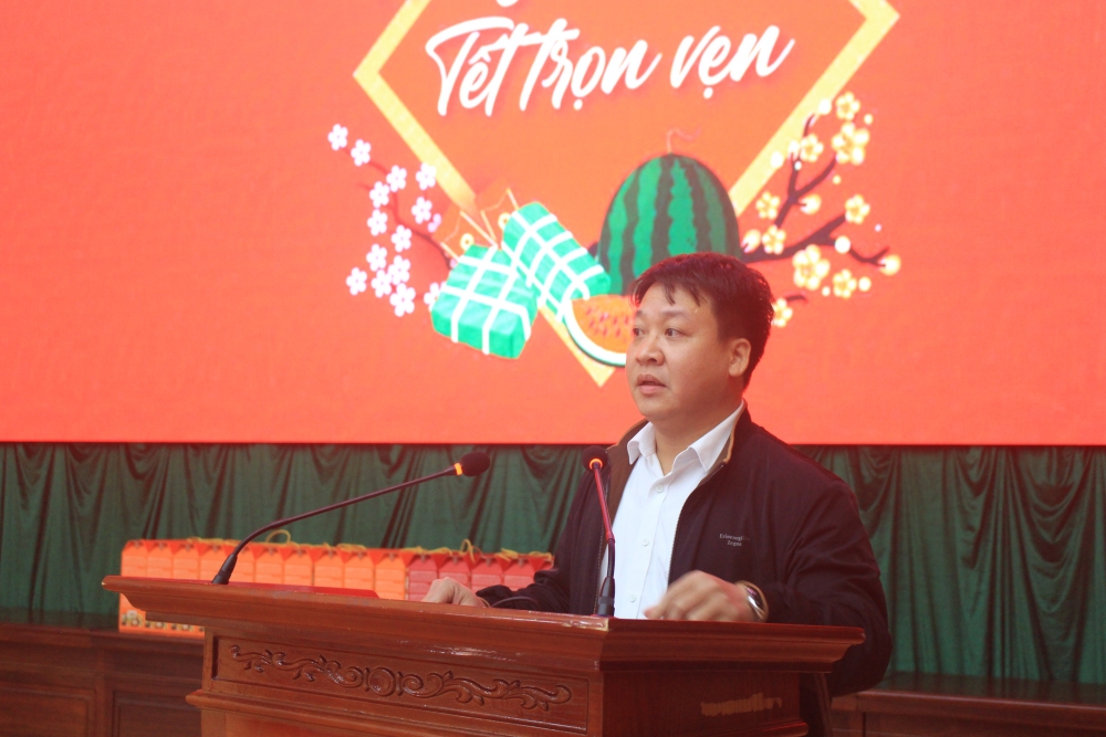 Đồng chí Trần Đình Quân, Phó Chủ tịch UBND xã Thổ Tang phát biểu tại chương trình.