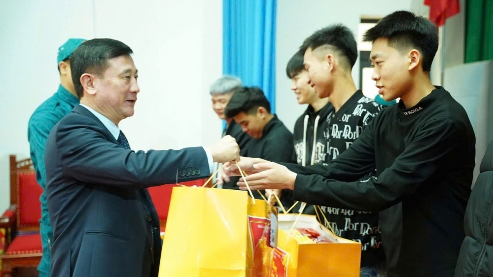 Xã Thổ Tang: Trao quyết định gọi công dân nhập ngũ năm 2026