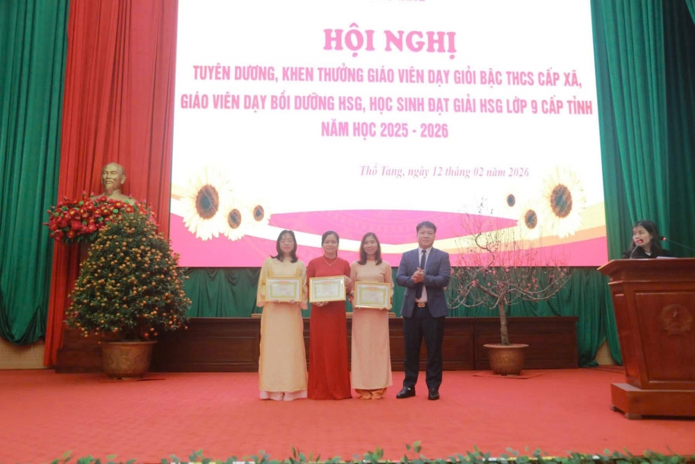 Xã Thổ Tang: Tuyên dương, khen thưởng giáo viên giỏi và học sinh đạt giải cấp tỉnh