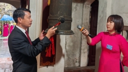 xa tam hong khai mac le hoi den bac cung