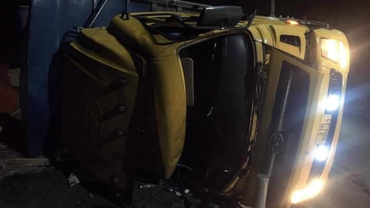 Yên Bái: Lật xe tải khiến 2 người tử vong