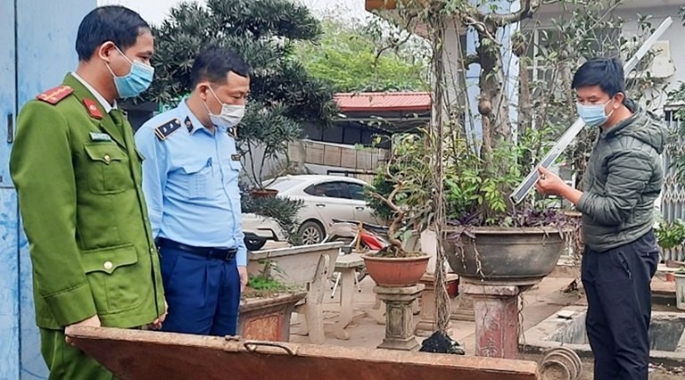 Kiểm tra cửa hàng kinh doanh xăng dầu có hành vi tự ý ngừng bán