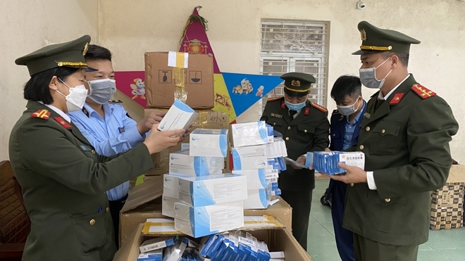 Yên Bái: Thu giữ hàng nghìn bộ kit test nhanh COVID-19 không rõ nguồn gốc, xuất xứ