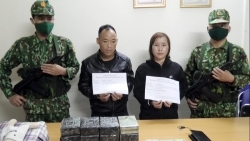 Lào Cai: Bắt quả tang 2 đối tượng vận chuyển 32 bánh heroin