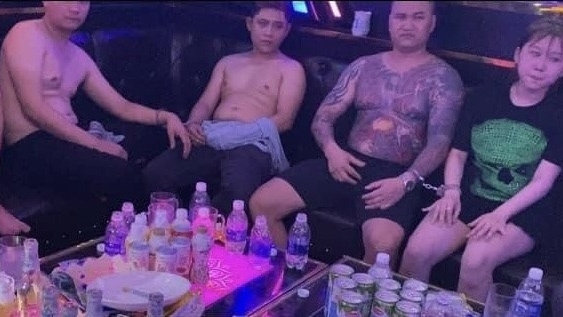 Nhóm thanh niên mở tiệc ma tuý trong quán karaoke