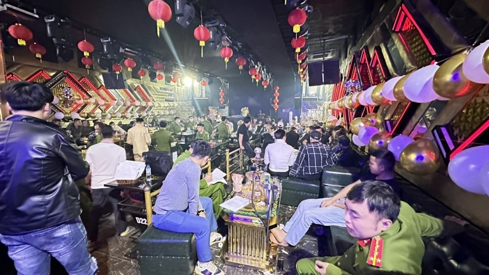 Vĩnh Phúc: Khởi tố 6 đối tượng mua bán trái phép chất ma tuý tại quán karaoke Lounge Louis