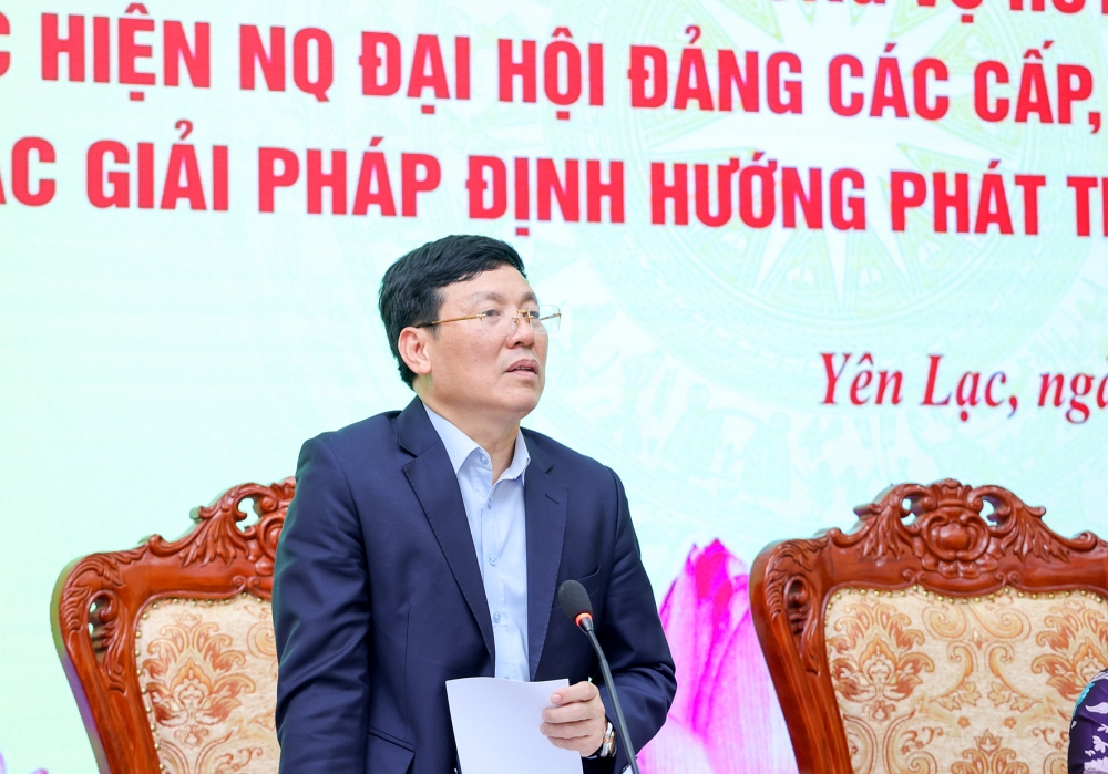 Chủ tịch Ủy ban nhân dân tỉnh Lê Duy Thành phát biểu tại buổi làm việc. 