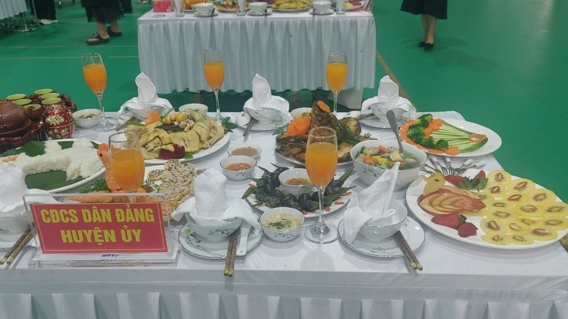 Huyện Lập Thạch tổ chức thi nấu ăn giỏi trong công nhân viên chức lao động