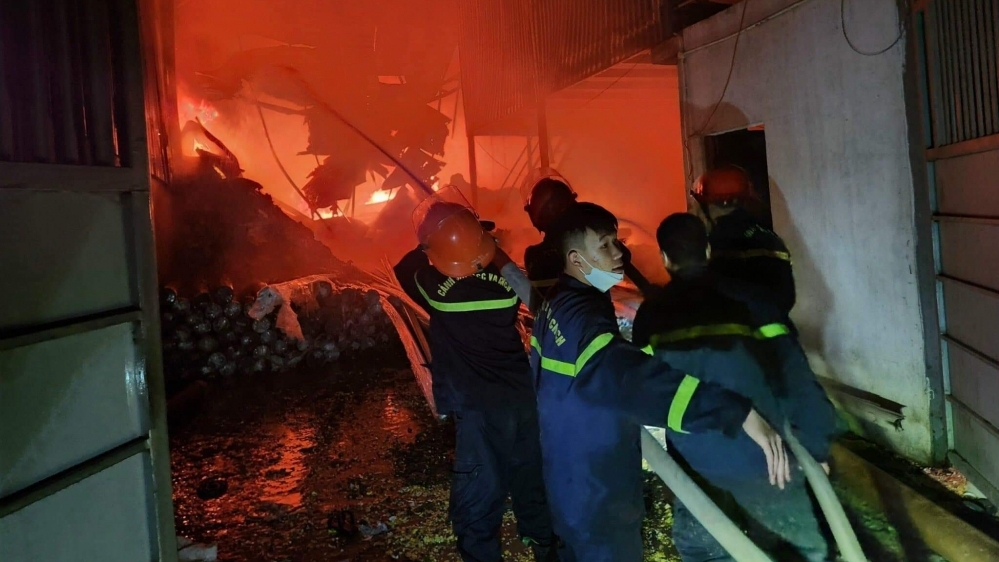 Vĩnh Phúc: Khống chế kịp thời đám cháy ở làng nghề tại xã Yên Đồng