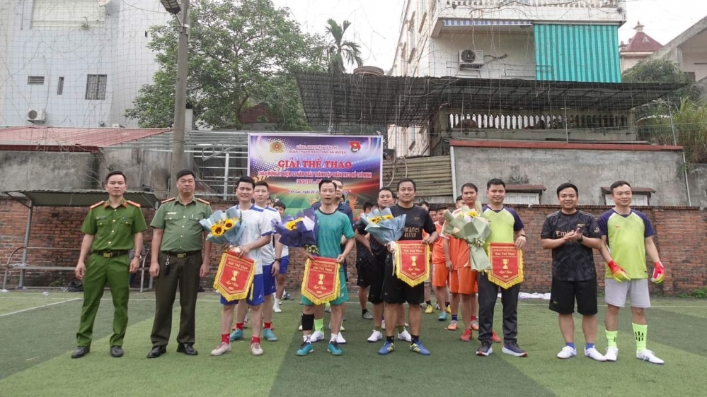 Công an huyện Yên Lạc tổ chức giải bóng đá nam năm 2024