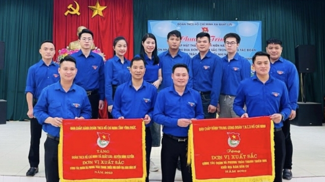 Tuổi trẻ xã Quất Lưu (Bình Xuyên) đón nhận cờ thi đua xuất sắc của Trung ương Đoàn