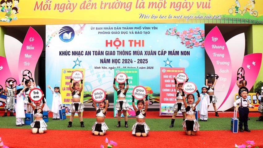 Sôi nổi Hội thi “Khúc nhạc An toàn giao thông mùa xuân” tại Vĩnh Yên
