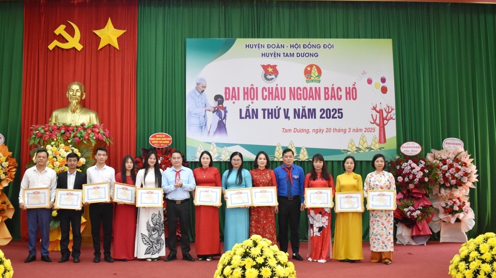 Đẩy mạnh phong trào “Thiếu nhi Việt Nam thi đua thực hiện tốt 5 điều Bác Hồ dạy”