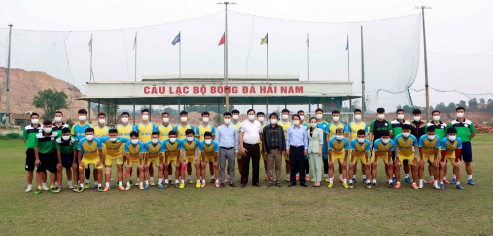  Câu lạc bộ bóng đá Hải Nam Vĩnh Yên là đại diện đến từ Vĩnh Phúc góp mặt trong bảng A giải bóng đá hạng Nhì quốc gia năm 2022.