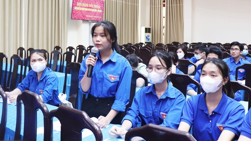 Lãnh đạo thành phố Vĩnh Yên (Vĩnh Phúc) đối thoại với thanh niên