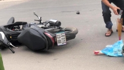 Vĩnh Phúc: Tránh xe máy, 2 vợ chồng bị xe tải tông thương vong