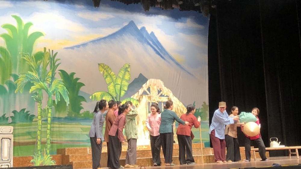 Công diễn vở chèo “Người Vĩnh Phúc” phản ánh người dân thời kỳ công nghiệp hoá, hiện đại hoá