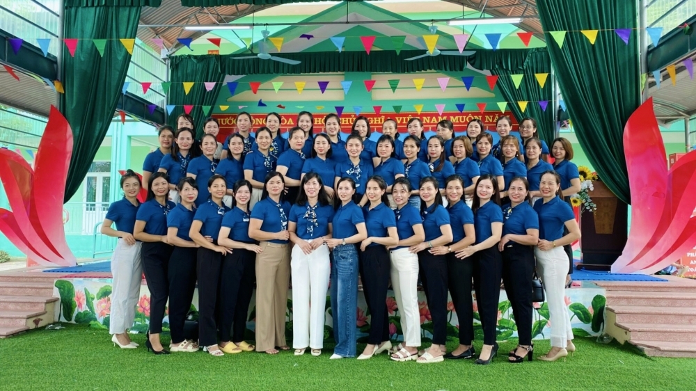 Trường Mầm non Vĩnh Thịnh (Vĩnh Tường) xứng đáng với Cờ thi đua của Chính phủ