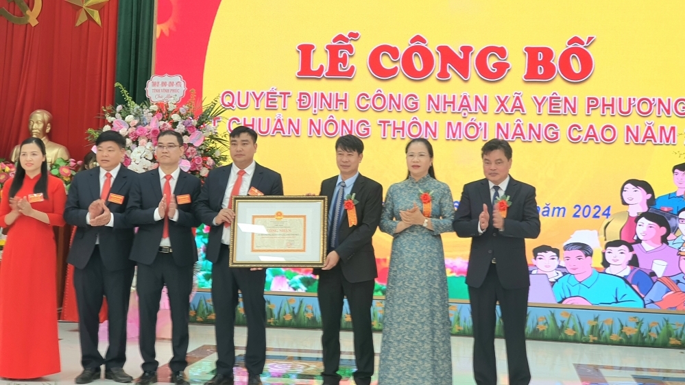 Huyện Yên Lạc: Công bố xã Yên Phương đạt chuẩn nông thôn mới nâng cao