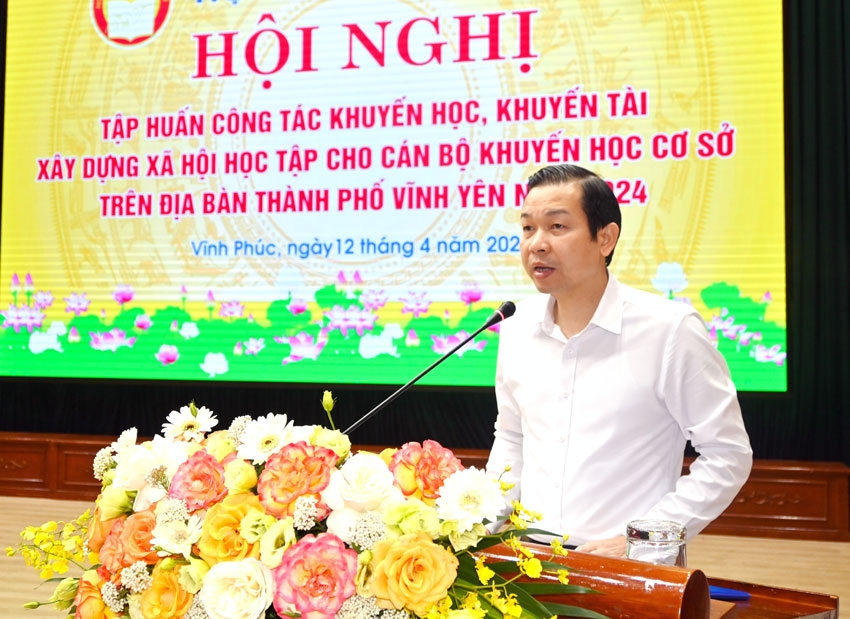 Phó Chủ tịch UBND thành phố Hoàng Đình Thuật phát biểu tại hội nghị