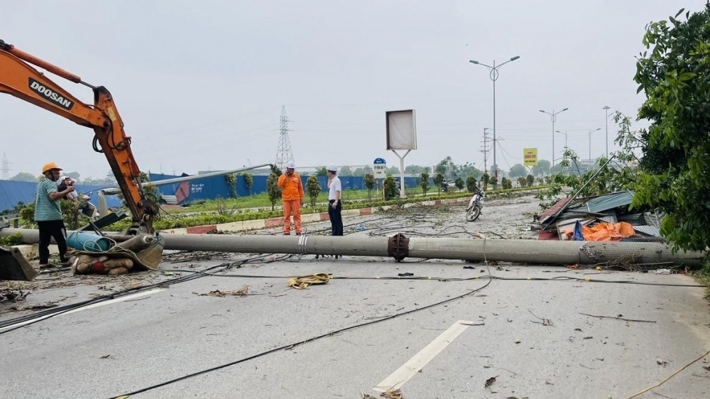 PC Vĩnh Phúc nỗ lực khắc phục sự cố do mưa bão, giông lốc