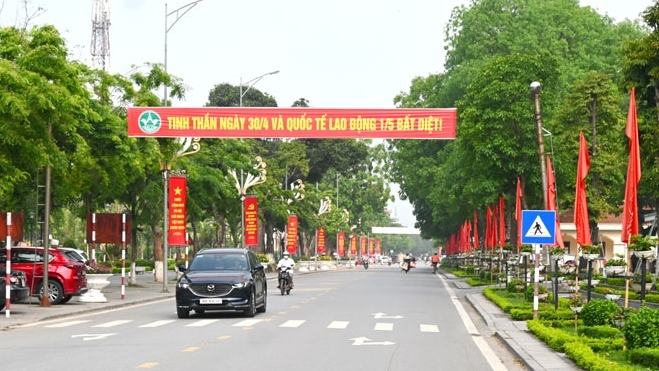 Vĩnh Yên - Vĩnh Phúc: Rực rỡ cờ hoa mừng ngày thống nhất đất nước