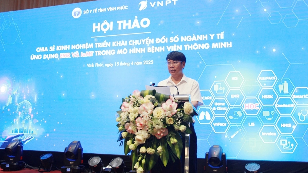 Hơn 400 đại biểu dự hội thảo chia sẻ kinh nghiệm chuyển đổi số ngành Y tế